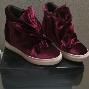 Wedge sneakers